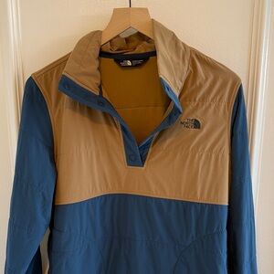The North Face women’s Blue and Tan Pullover